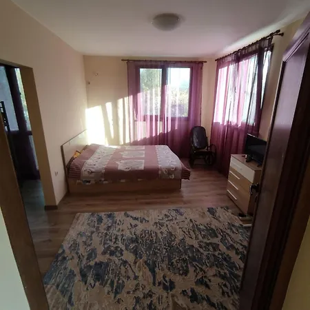 при приятели 別荘