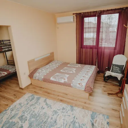 Vakantiehuis при приятели Nesebar